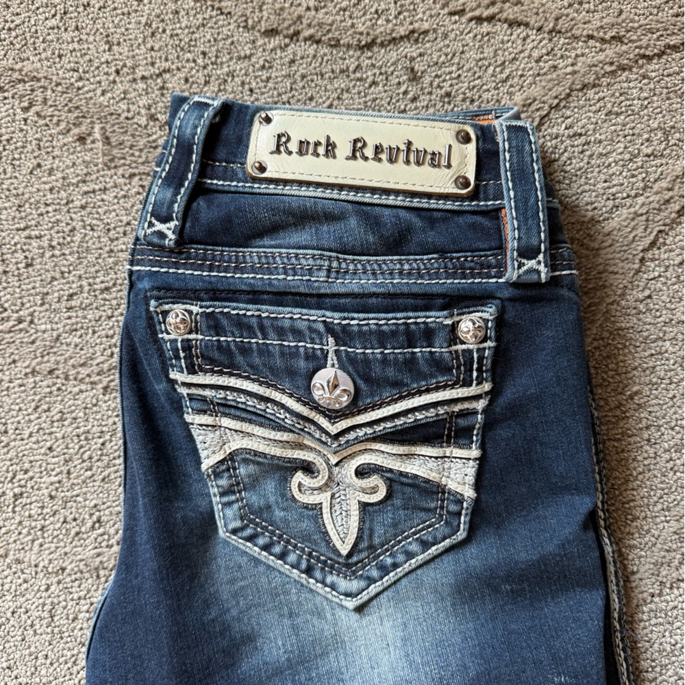 Rock Revival Dark Blue Denim Capri Jeans with White Stitching